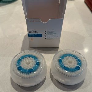 New in box Clarisonic deep pore brush head set of 2